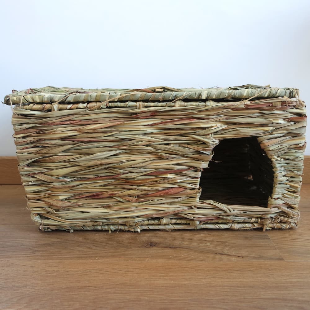 maison en foin pour lapin nain